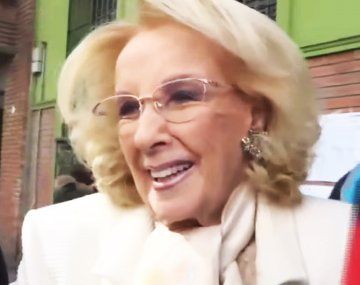 Votó Mirtha en Palermo y pidió que venga la gente a votar