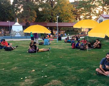 Food trucks y sombrillas: las ideas de Dietrich para la zona de embarque del aeropuerto de El Palomar