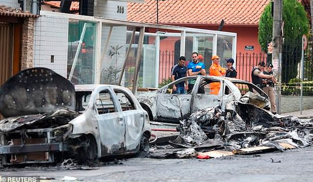 Cayó una avioneta en las calles de Belo Horizonte, Brasil: al menos tres personas murieron