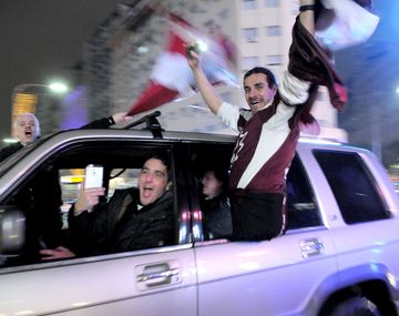 Las fotos de los festejos de los hinchas de Lanús