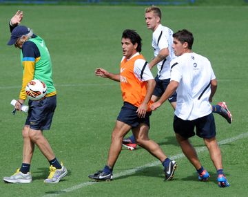 El terrible pelotazo de Riquelme a Bianchi en el entrenamiento de Boca