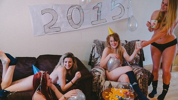 Un equipo femenino de rugby arranca el año con un calendario al desnudo