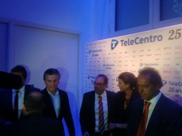 Scioli y Macri juntos por primera vez después del balotaje