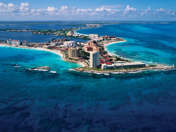 En 1974 Quintana Roo junto a Baja California Sur son declarados como estados libres y soberanos. En 1974 Quintana Roo junto a Baja California Sur son declarados como estados libres y soberanos.