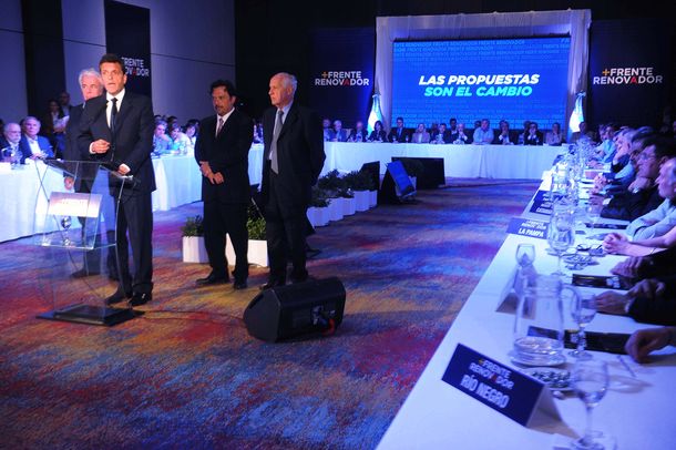 Massa no se pronuncia ni por Macri ni por Scioli: defiende su cambio