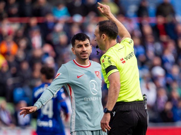 La fuerte sanción que recibió Ángel Correa por insultar a un arbitro en España