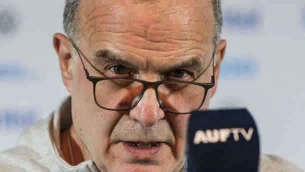 Marcelo Bielsa confirmó la lista de Uruguay sin Luis Suárez ni Edinson Cavani