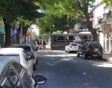 Tensión en Parque Chas por una toma de rehenes