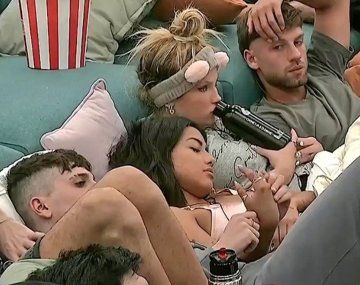 Bronca en Gran Hermano: el video de Luz tocando a Tato enfrente de su novio