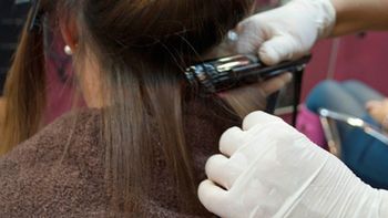 Un peluquero será indagado por un alisado tóxico Un peluquero será indagado por un alisado tóxico