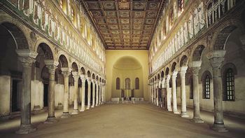Basilica de San Apolinar en Rávena, Italia Basilica de San Apolinar en Rávena, Italia