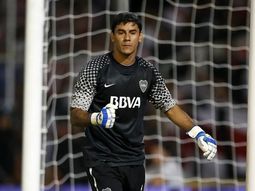 uno menos para bianchi: oscar ustari se va de boca