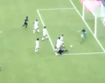 Impresionante gol desde el piso en el fútbol ecuatoriano