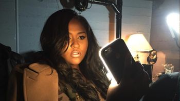 el peluquero de beyonce invento la funda ideal para sacarse selfies con el iphone el peluquero de beyonce invento la funda ideal para sacarse selfies con el iphone