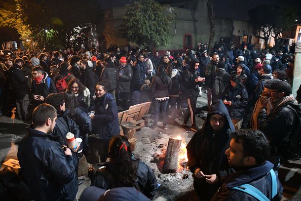 Trabajadores de Pepsico en uno de los accesos a la planta