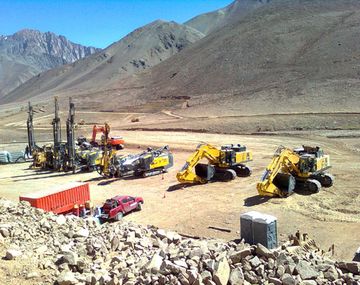 Denuncian pérdida de 10 mil puestos de trabajo en Pascua Lama