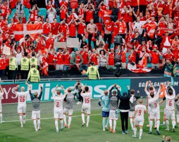 Dinamarca goleó y eliminó a Gales