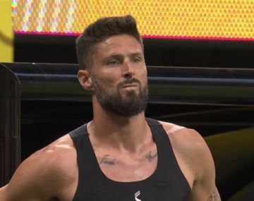 Insólito momento: se demoró el segundo tiempo porque faltaba la camiseta de un jugador de Los Ángeles