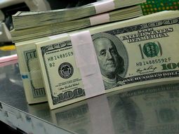 el dolar oficial avanzo cuatro centavos y el negro bajo a $11,80 al cierre de la semana el dolar oficial avanzo cuatro centavos y el negro bajo a $11,80 al cierre de la semana