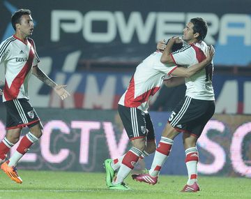 River derrotó a San Lorenzo y es el único líder del torneo