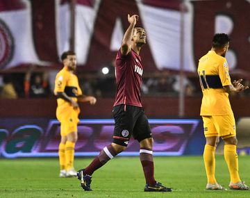 Lanús le ganó a Boca y lo dejó sin la punta