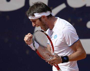 Leo Mayer superó a David Ferrer y consiguió el primer título de su carrera