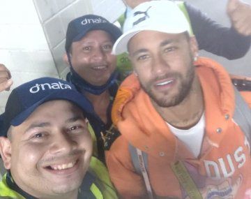 El susto de Neymar: su avión privado aterrizó de emergencia