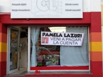 Escracharon a una clienta con un cartel en la vidriera por no pagar la cuenta
