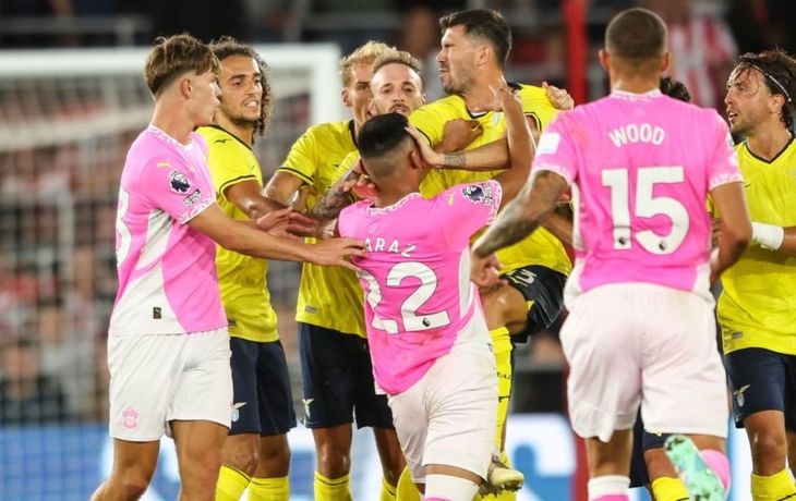 Charly Alcaraz terminó a las piñas en un amistoso con el Southampton