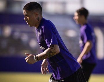 Brian Fernández rescindió con Fénix de Uruguay sin debutar por motivos personales