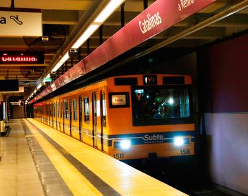 No hubo acuerdo y hay paro en todas las líneas de subte de 13 a 17