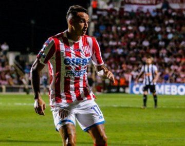 Jugador de Unión comenzó con síntomas durante el partido y luego dio positivo: ¿por qué no se aisló a todos los futbolistas?