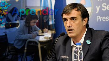 Esteban Bullrich espera por los resultados del examen Aprender. Esteban Bullrich espera por los resultados del examen Aprender.