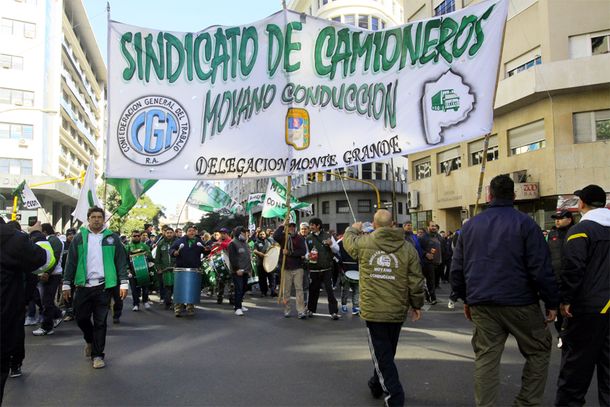 Santa Fe: Camioneros intervino la sede sindical tras la muerte de un joven