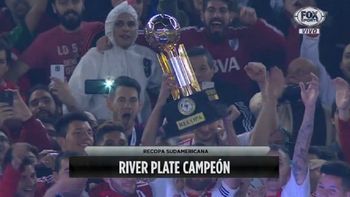video: la premiacion de river tras ganar una nueva recopa sudamericana video: la premiacion de river tras ganar una nueva recopa sudamericana