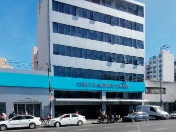 Denuncian a un clínica de Lanús por maltratar a un hombre de 83 años