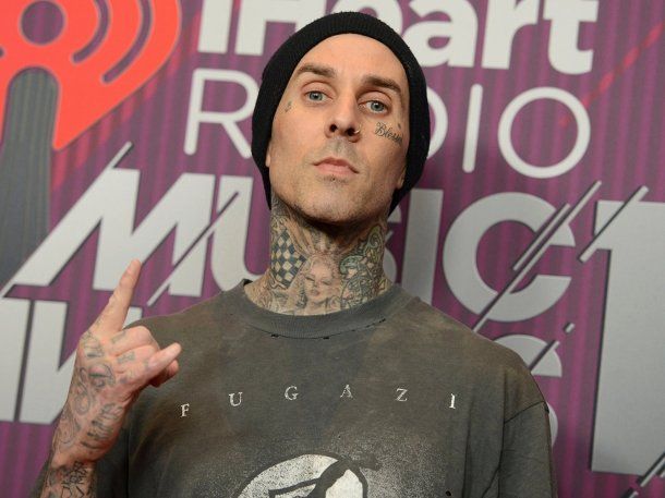 Internaron de urgencia a Travis Barker