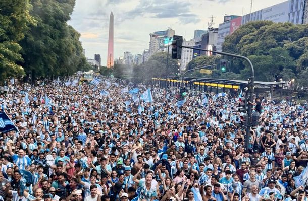 Las mejores fotos y videos del festejo de Racing en el Obelisco