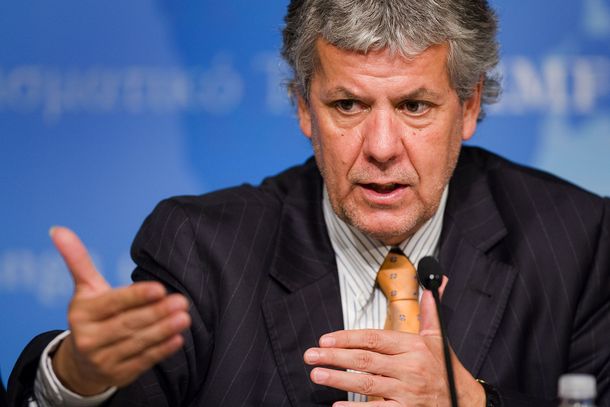 Un directivo del FMI renuncia para dedicarse a la televisión