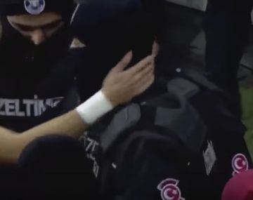 Festejó un gol con policías tras el atentado en Turquía