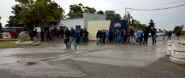 Paro de colectivos: el chofer de la 216 fue golpeado con un palo por un pasajero sin SUBE