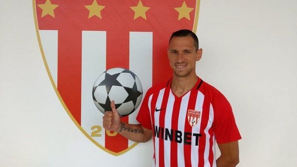 Escándalo en Bulgaria: un defensor jugó un partido con coronavirus y contagió a al menos 20 personas