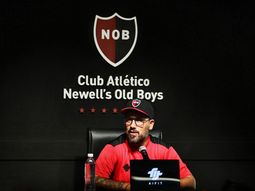 Cristian Fabbiani fue presentando en Newells e hizo una curiosa comparación con el Manchester City