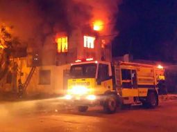 La madre de los hermanos sufrió quemaduras leves La madre de los hermanos sufrió quemaduras leves