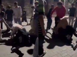 brutal golpiza a un joven al salir de un boliche en salta: ¡matalo, mandalo al hospital! brutal golpiza a un joven al salir de un boliche en salta: ¡matalo, mandalo al hospital!