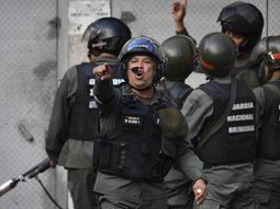 Tensión en Venezuela: ordenaron detener a 18 militares sublevados contra Maduro