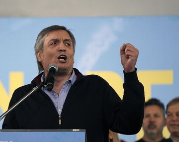 Máximo Kirchner pidió que el Gobierno disponga doble aguinaldo y una suma salarial fija