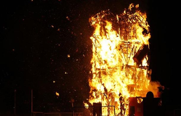 En medio del conflicto con el Citi, los buitres ardieron en Mar del Plata