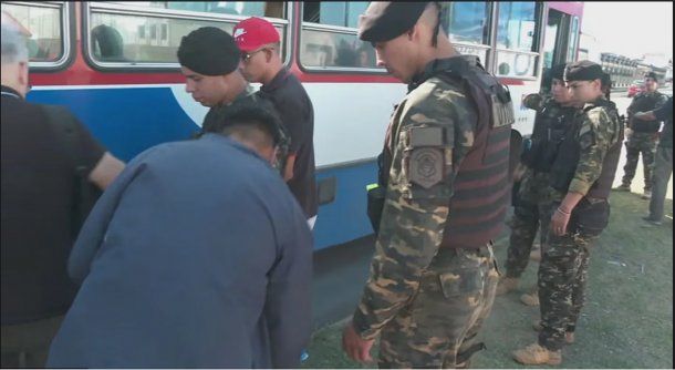 Tras el crimen del colectivero, la Policía Bonaerense cachea a los pasajeros en La Matanza