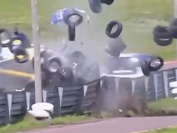 aterrador accidente en el turismo pista: el fuerte choque de matias cantarini en entre rios aterrador accidente en el turismo pista: el fuerte choque de matias cantarini en entre rios